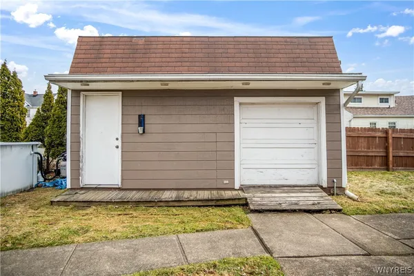 $245,000 | 95 Aldrich Place, Buffalo, NY 14220