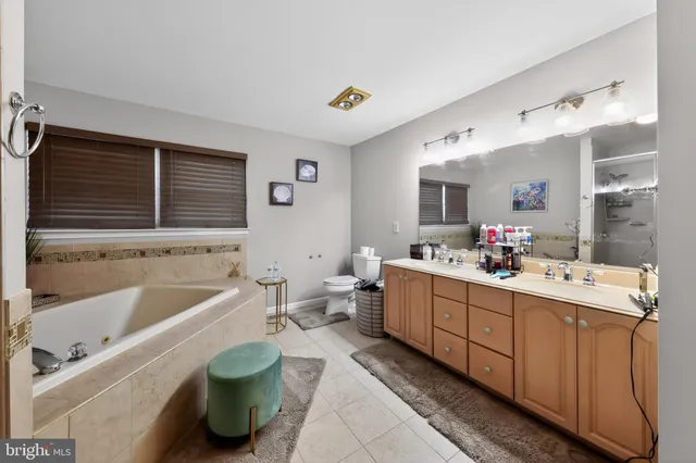 $675,000 | 6 Haywood Court, Newark, DE 19711