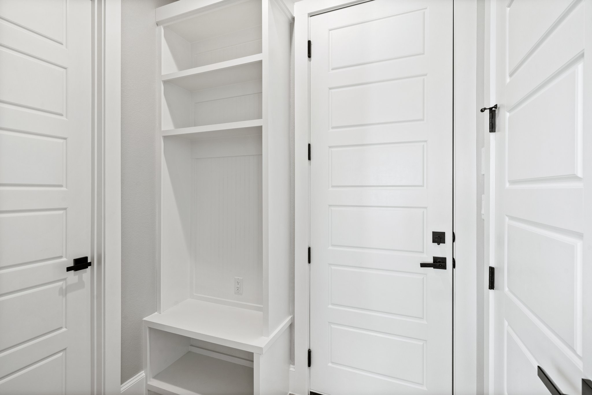 308 Axis Loop Georgetown, TX 78628 - Photo 21 of 40 a bathroom with a bathtub