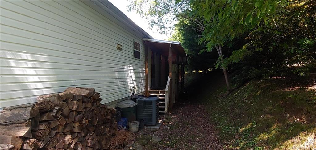 356 Johnson Road Brevard, NC 28712 - Photo 6 of 23 Gallery Image 6