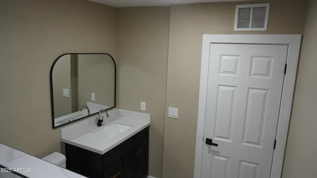 $2,850 | 1044 East Whitton Avenue, Unit BACK, Phoenix, AZ 85014