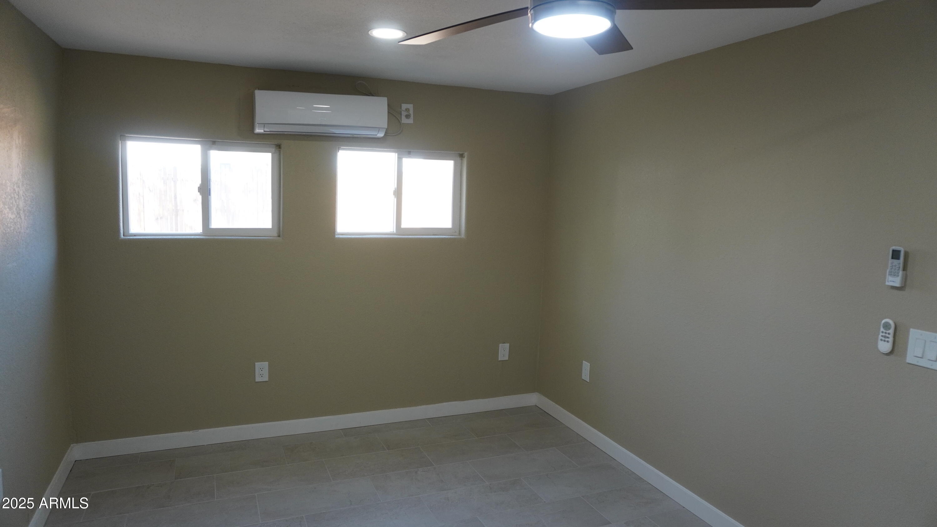 1044 East Whitton Avenue, Unit BACK Phoenix, AZ 85014 - Photo 18 of 37 DSC09037