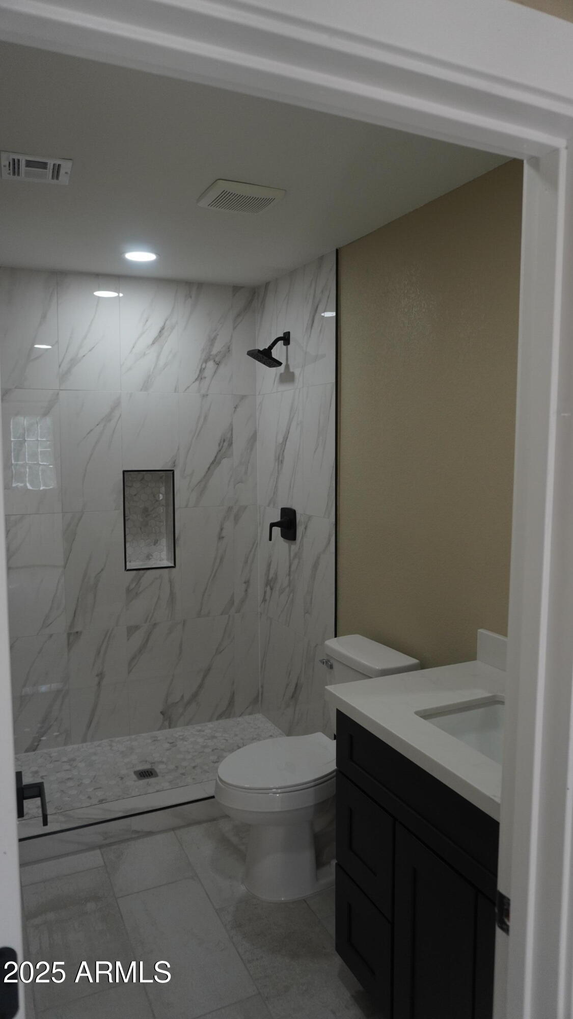 1044 East Whitton Avenue, Unit BACK Phoenix, AZ 85014 - Photo 27 of 37 DSC09059