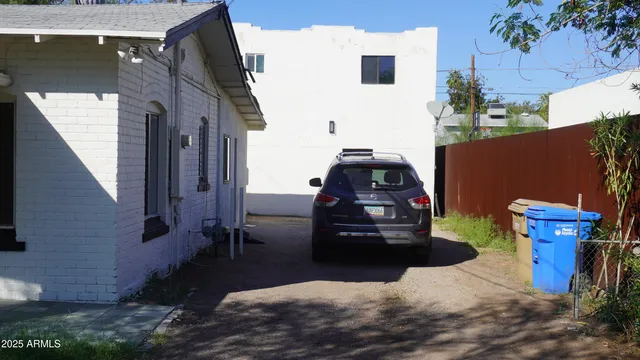 $2,850 | 1044 East Whitton Avenue, Unit BACK, Phoenix, AZ 85014