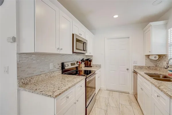 $2,500 | 626 South Osprey Avenue, Sarasota, FL 34236