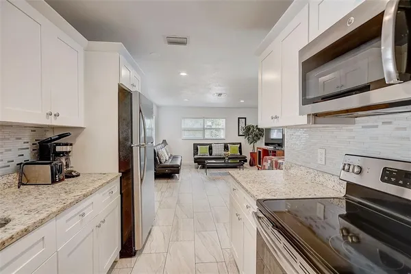 $2,500 | 626 South Osprey Avenue, Sarasota, FL 34236