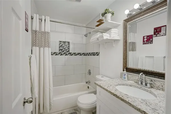$2,500 | 626 South Osprey Avenue, Sarasota, FL 34236