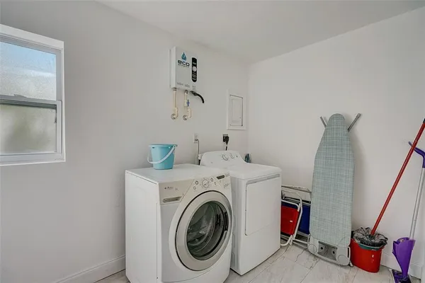 $2,500 | 626 South Osprey Avenue, Sarasota, FL 34236