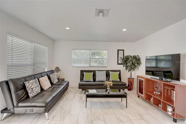 $2,500 | 626 South Osprey Avenue, Sarasota, FL 34236