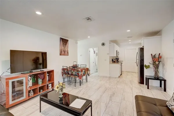 $2,500 | 626 South Osprey Avenue, Sarasota, FL 34236