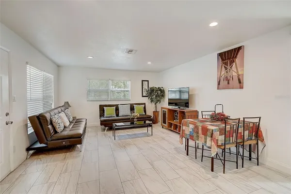$2,500 | 626 South Osprey Avenue, Sarasota, FL 34236