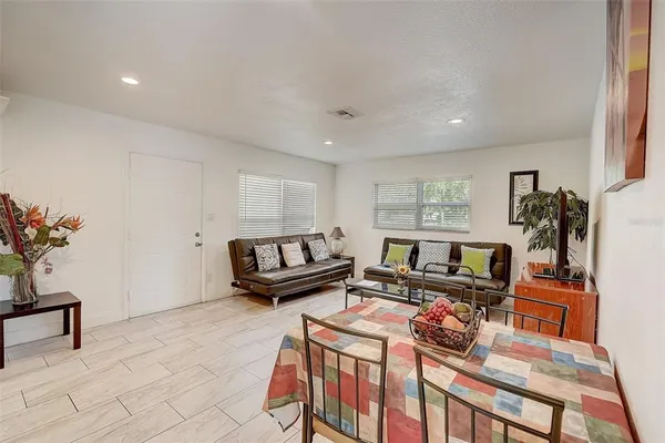 $2,500 | 626 South Osprey Avenue, Sarasota, FL 34236