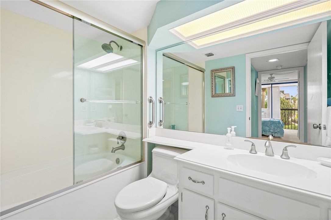 1850 Bay Road, Unit 2F Vero Beach, FL 32963 - Photo 20 of 35 Gallery Image 20
