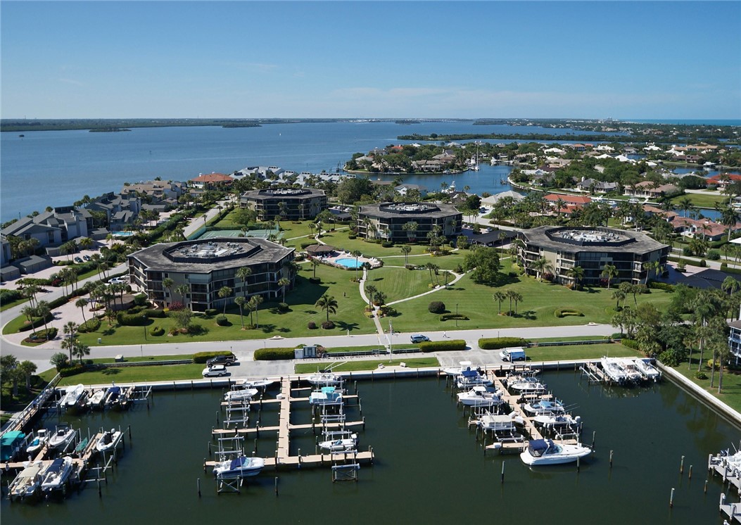 1850 Bay Road, Unit 2F Vero Beach, FL 32963 - Photo 27 of 35 Gallery Image 27
