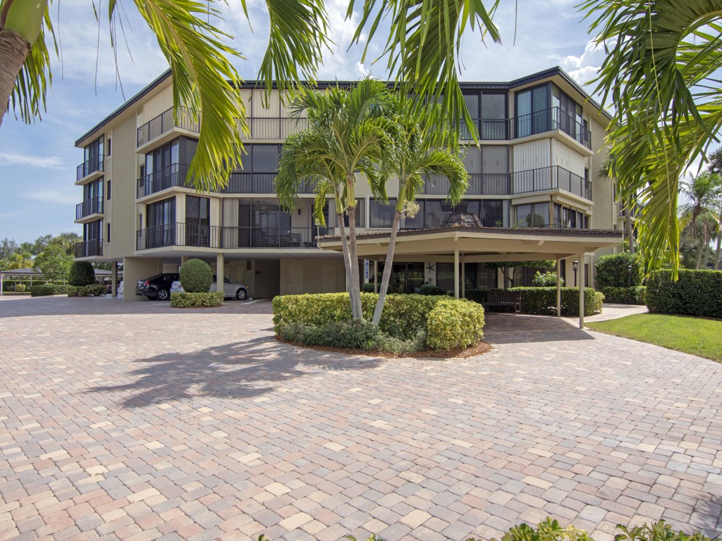 1850 Bay Road, Unit 2F Vero Beach, FL 32963 - Photo 28 of 35 Gallery Image 28