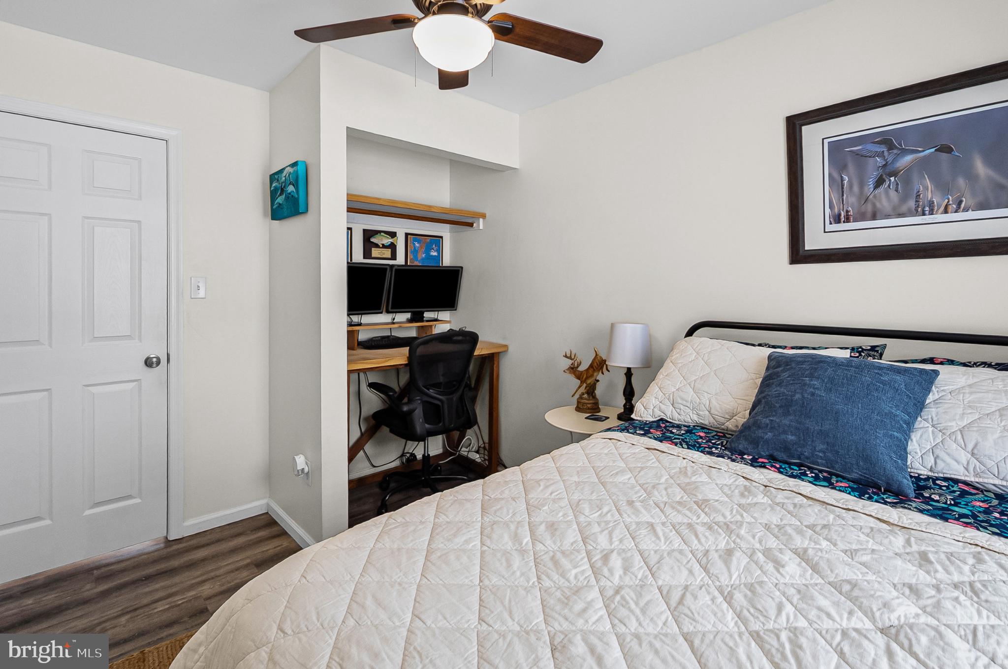 365 Nottingham Road Elkton, MD 21921 - Photo 13 of 50 Cozy bedroom with a stylish workspace.