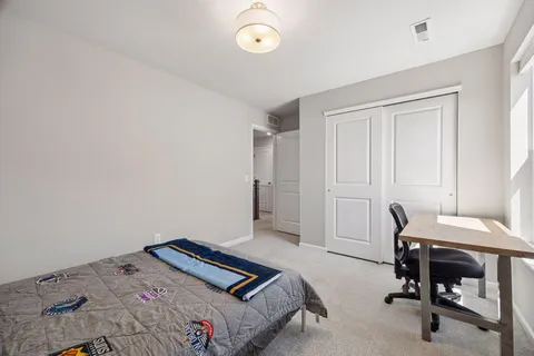 $825,000 | 4941 Obsidian Way, Victoria, MN 55386