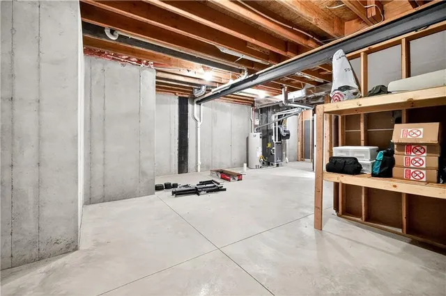 $575,000 | 21920 West 82nd Terrace, Lenexa, KS 66220