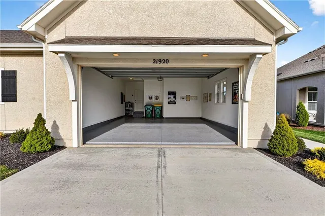 $575,000 | 21920 West 82nd Terrace, Lenexa, KS 66220