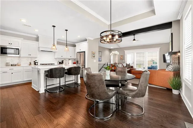 $575,000 | 21920 West 82nd Terrace, Lenexa, KS 66220