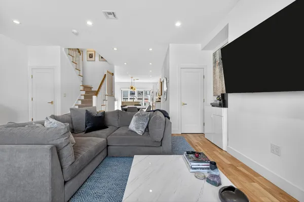 $13,000 | 303 4th Street, Unit 2, Jersey City, NJ 07302