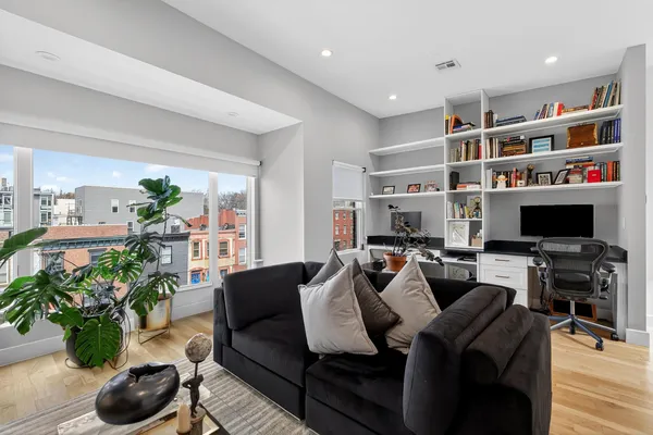 $13,000 | 303 4th Street, Unit 2, Jersey City, NJ 07302