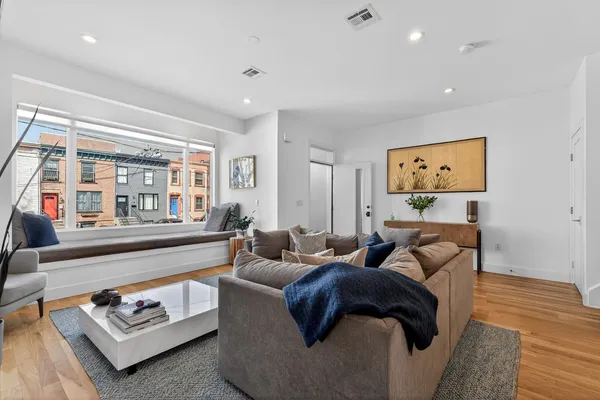 $13,000 | 303 4th Street, Unit 2, Jersey City, NJ 07302