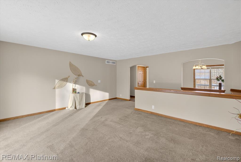 2670 East Maple Road Milford, MI 48381 - Photo 17 of 61 Gallery Image 17