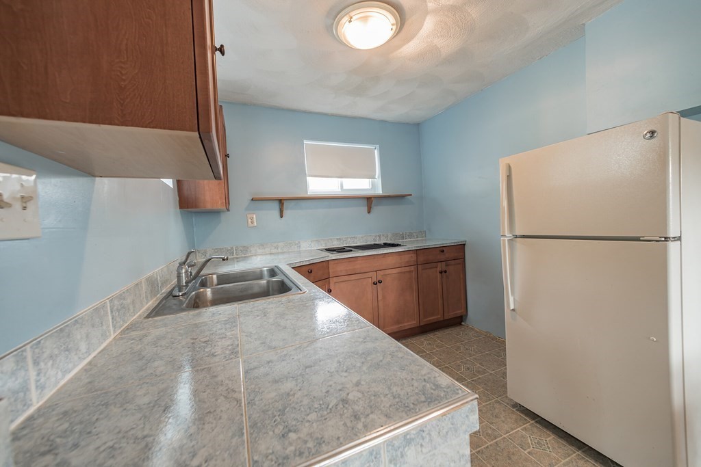 2 Edgehill Road Billerica, MA 01862 - Photo 4 of 16 Gallery Image 4