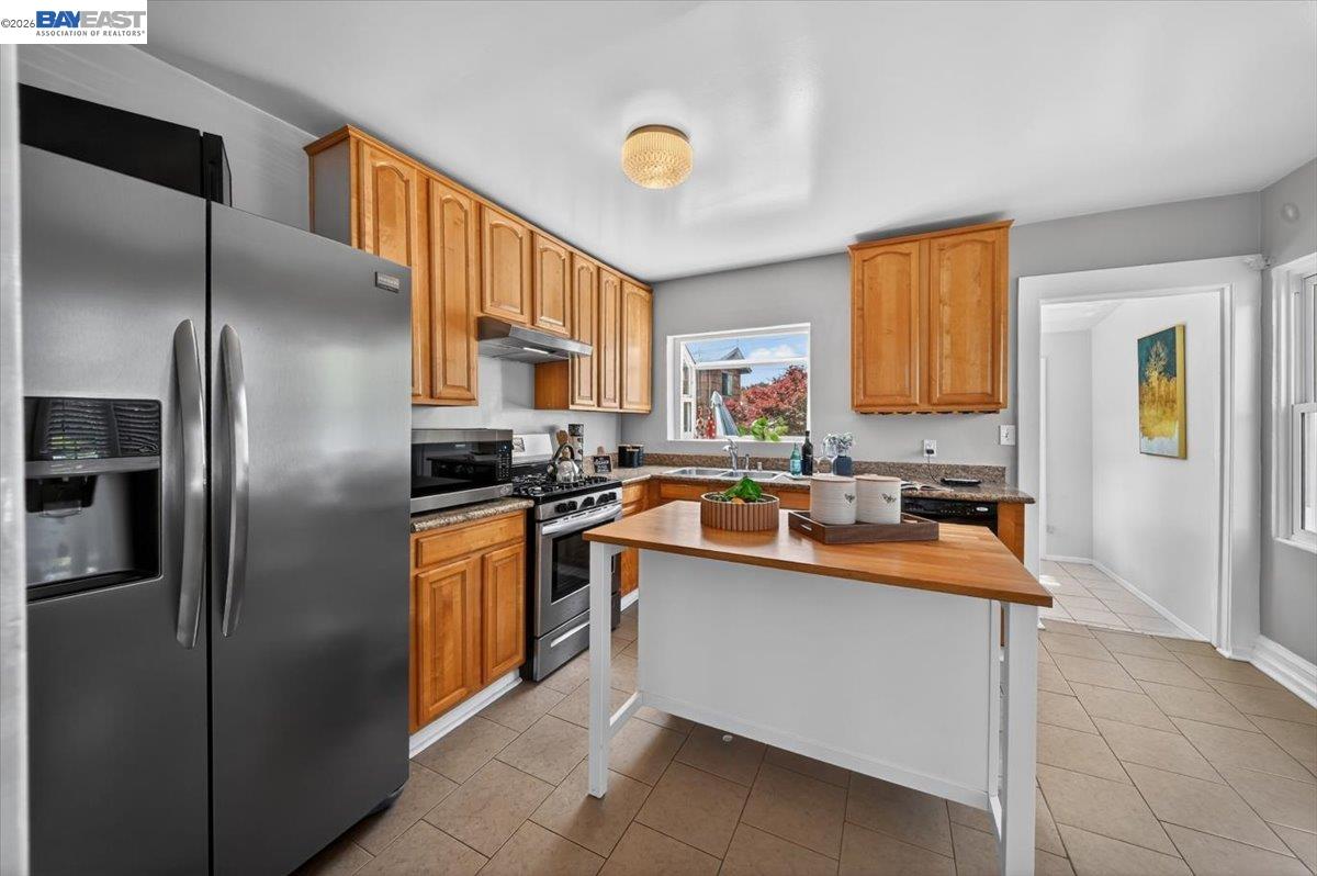 1175 Camelia Street Berkeley, CA 94702 - Photo 27 of 58