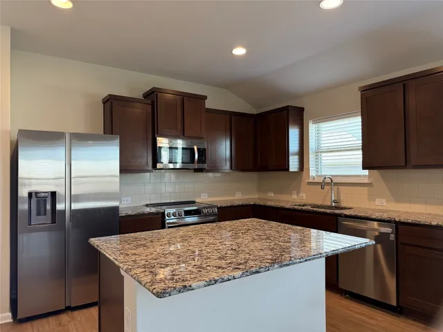 $2,300 | 9712 Grapevine Leaf Drive, Manor, TX 78653