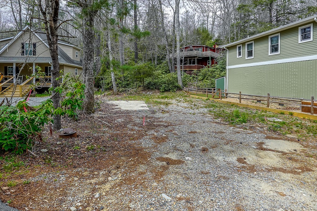 35 Pine Loop Newland, NC 28657 - Photo 3 of 12
