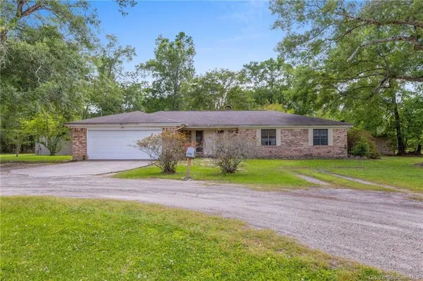 $255,000 | 2861 Delta Downs Drive, Vinton, LA 70668