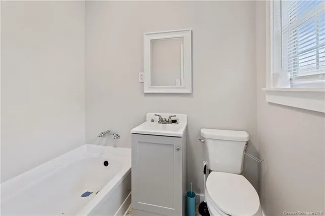 $279,000 | 2861 Delta Downs Drive, Vinton, LA 70668