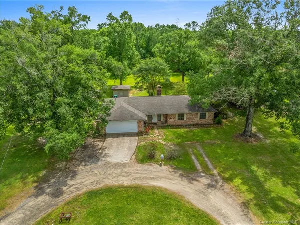 $255,000 | 2861 Delta Downs Drive, Vinton, LA 70668