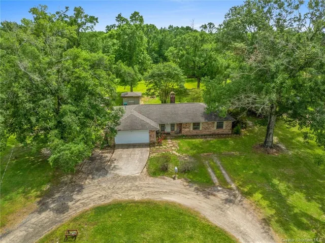 $279,000 | 2861 Delta Downs Drive, Vinton, LA 70668
