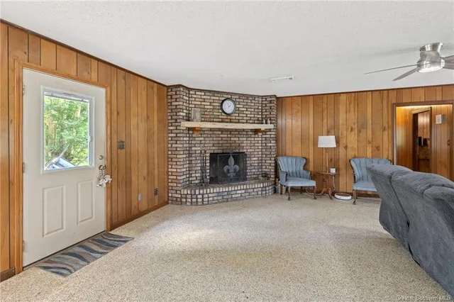 $279,000 | 2861 Delta Downs Drive, Vinton, LA 70668