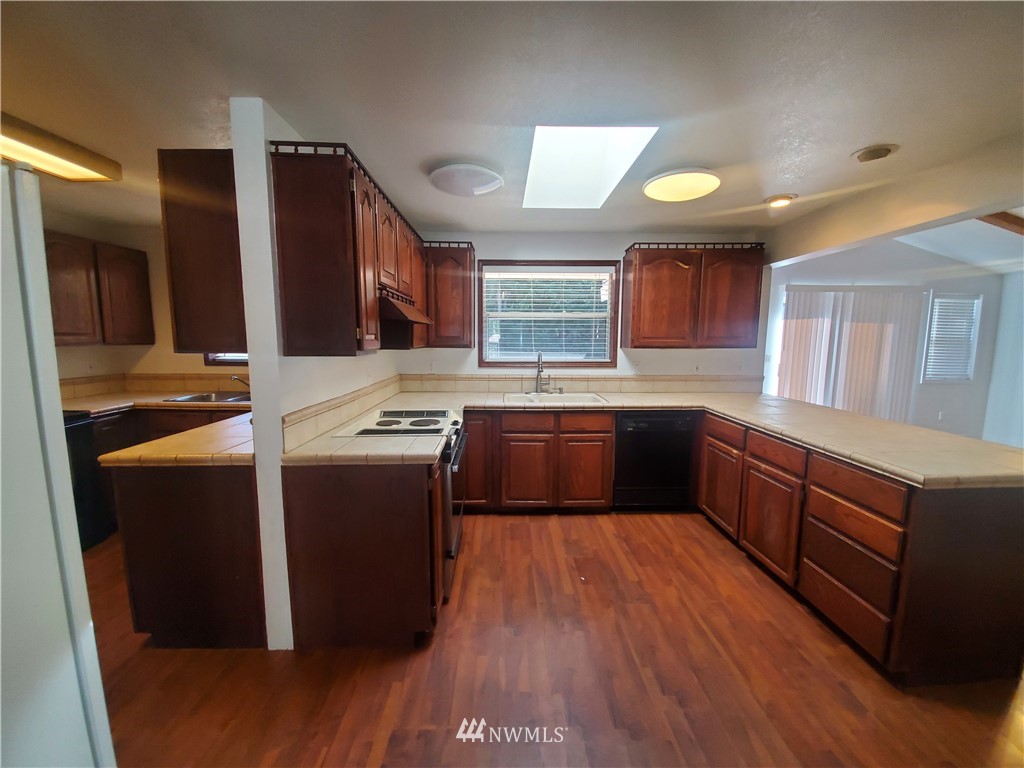 11255 Ridge Rim Trail Southeast Port Orchard, WA 98367 - Photo 17 of 38