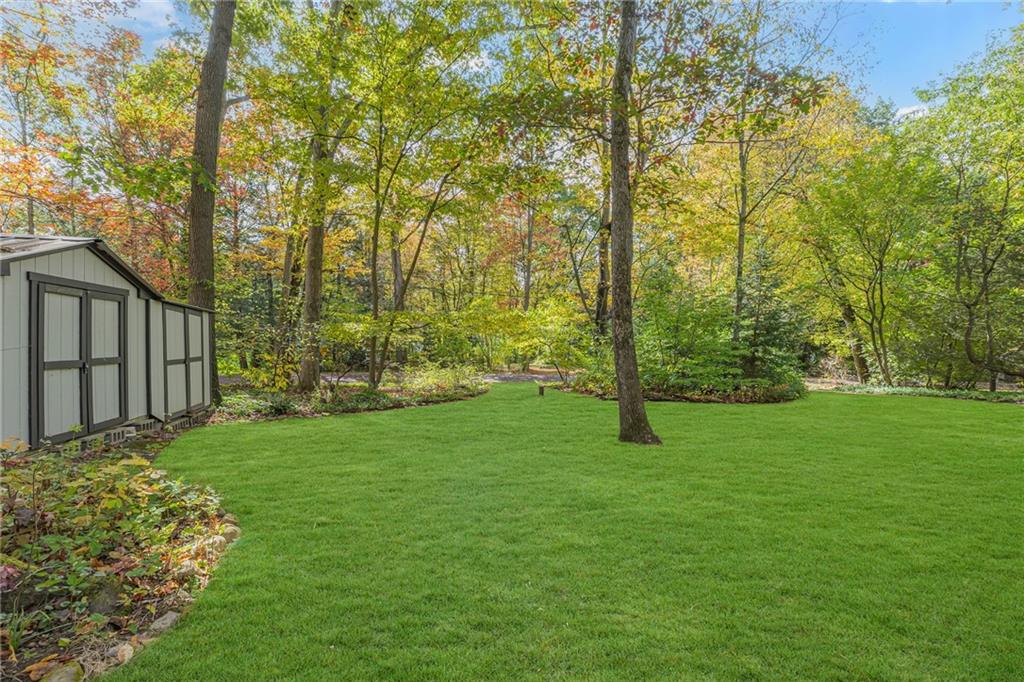 124 Heath Drive Baden, PA 15005 - Photo 26 of 38