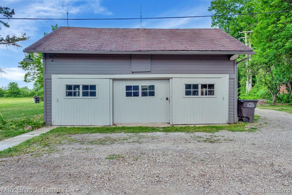 19011 Beck Road Northville, MI 48168 - Photo 29 of 40