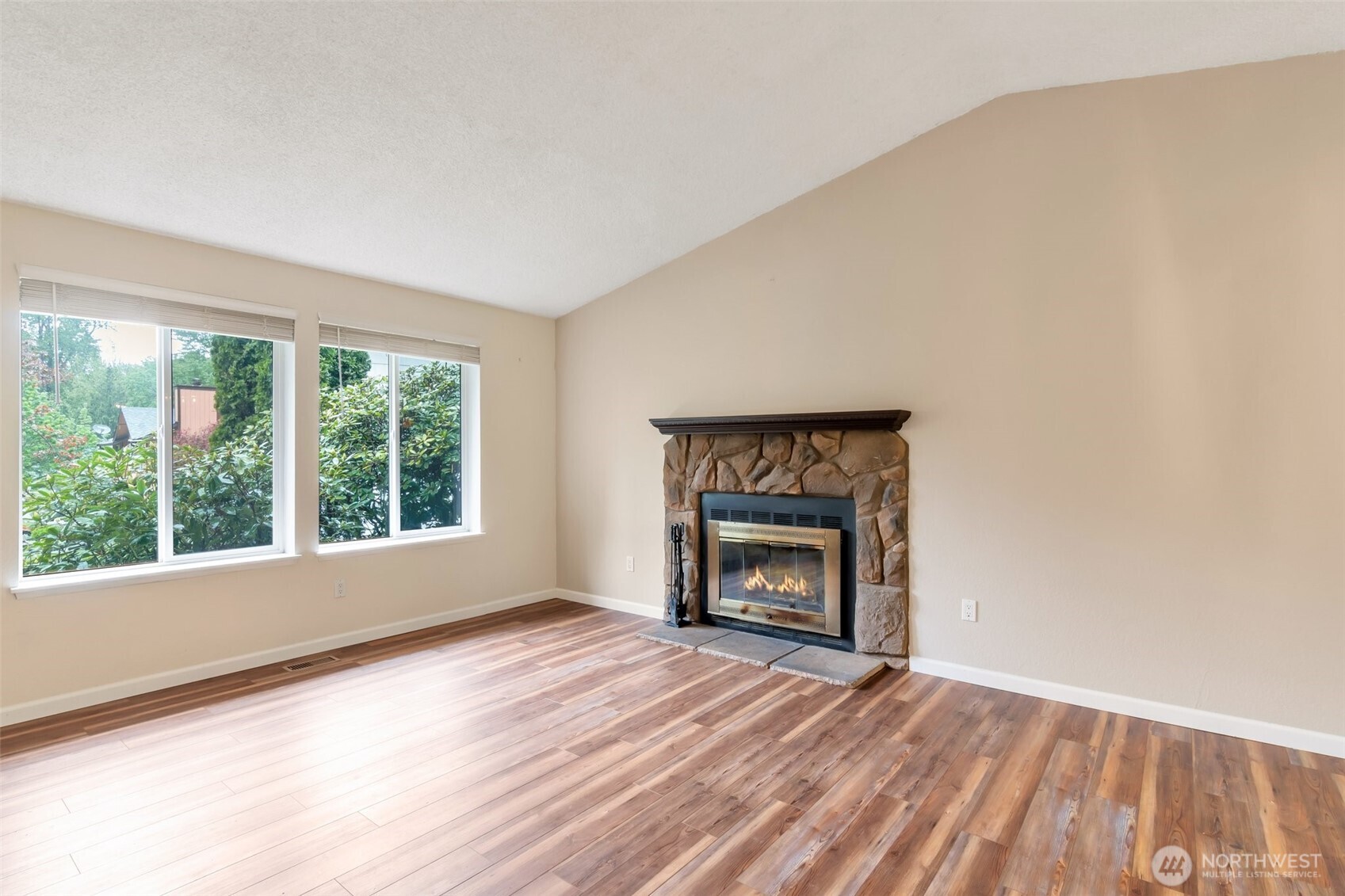 1132 South 22nd Court Renton, WA 98055 - Photo 3 of 15
