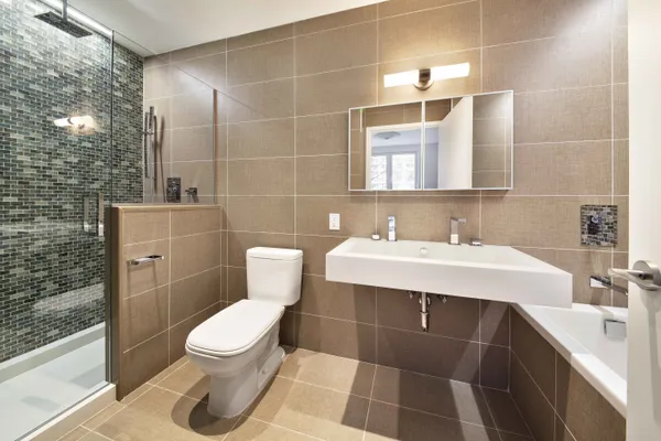 $2,000,000 | 22 Renwick Street, Unit 5B | Hudson Square