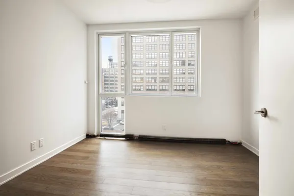 $2,000,000 | 22 Renwick Street, Unit 5B | Hudson Square