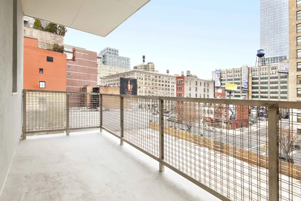 $2,000,000 | 22 Renwick Street, Unit 5B | Hudson Square