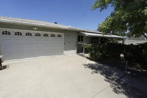 $310,000 | 735 North Winery Avenue, Fresno, CA 93727