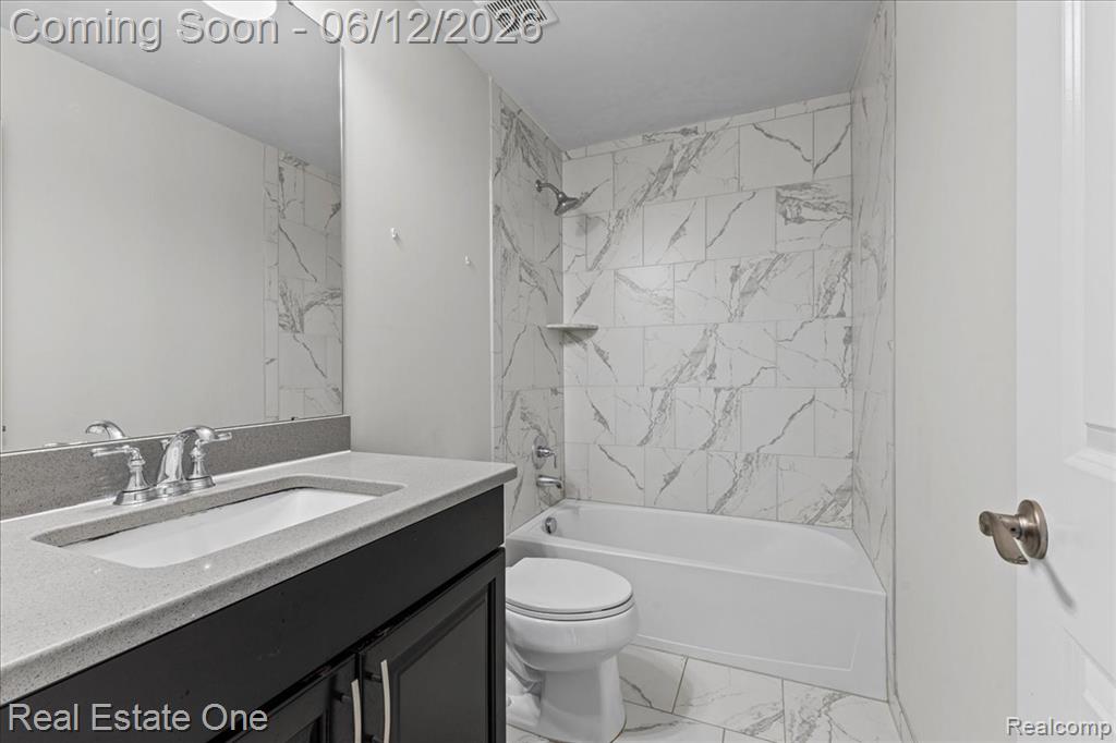 42829 Cardinal Way Novi, MI 48375 - Photo 23 of 50