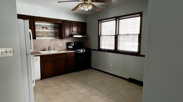 $455,000 | 3990 Camelot Drive Southeast, Grand Rapids, MI 49546