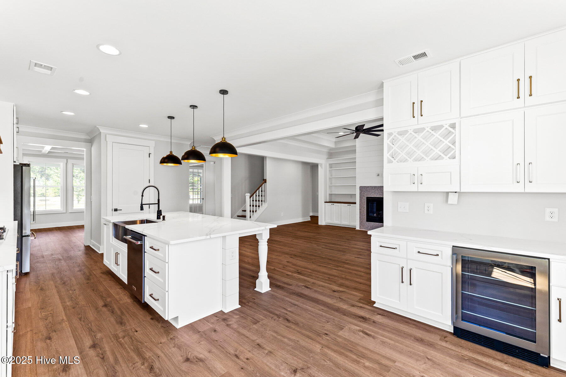 404 East Blackbeard Road Wilmington, NC 28409 - Photo 17 of 67 017_404_east_blackbeard_road-17_69