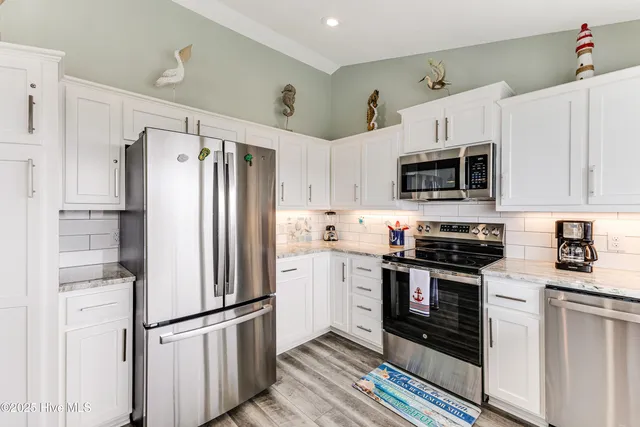 $1,199,000 | 185 Yacht Watch Drive, Holden Beach, NC 28462