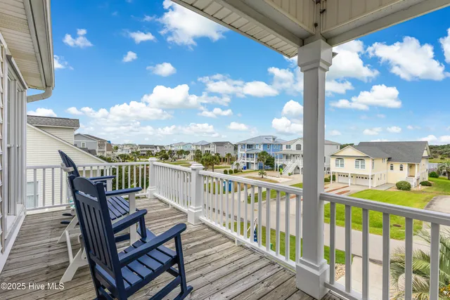 $1,199,000 | 185 Yacht Watch Drive, Holden Beach, NC 28462